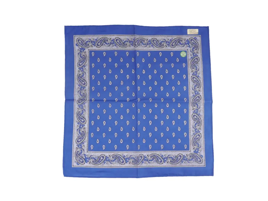 Glarner-Tuechli-swiss-made-original-hellblau_2-1800x1350.webp
