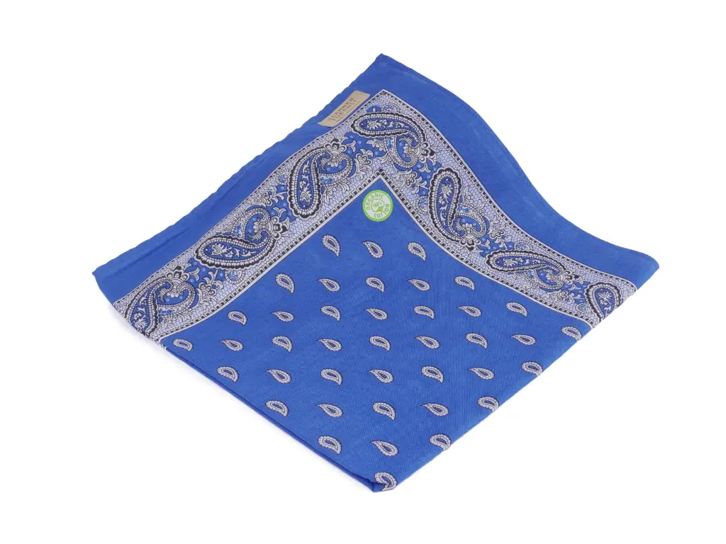 Glarner-Tuechli-swiss-made-original-hellblau_3-1800x1350.webp